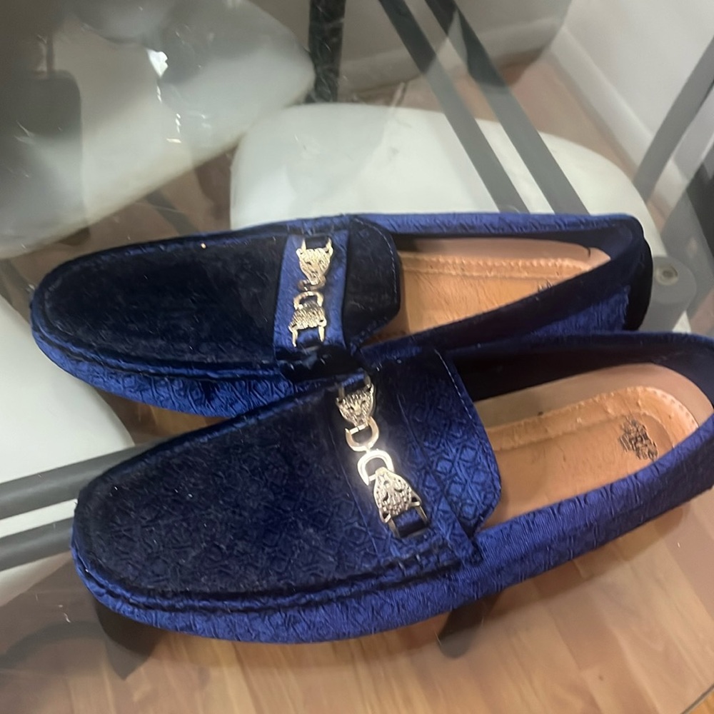 Velvet blue loafers